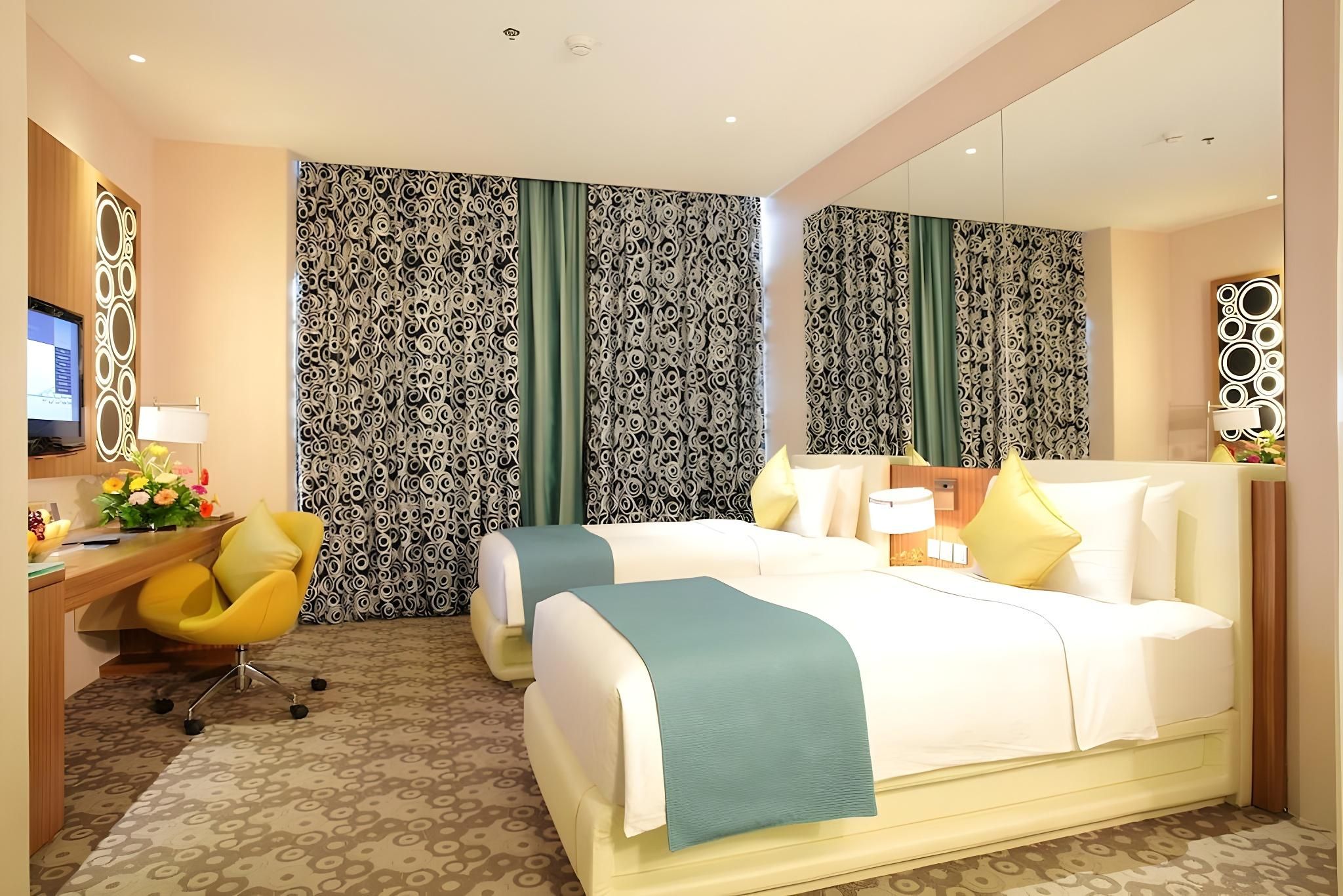 undefined Hotel H2O 4
