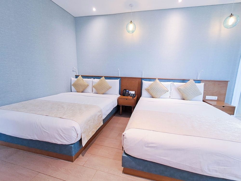 undefined Hotel H2O 10