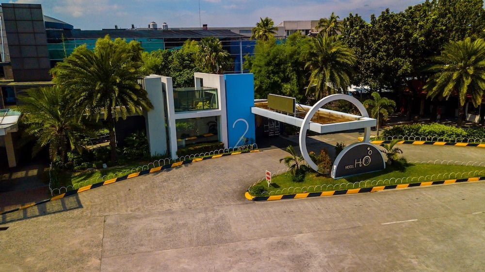 undefined Hotel H2O 7