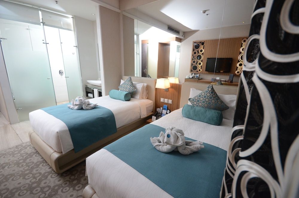 undefined Hotel H2O 9