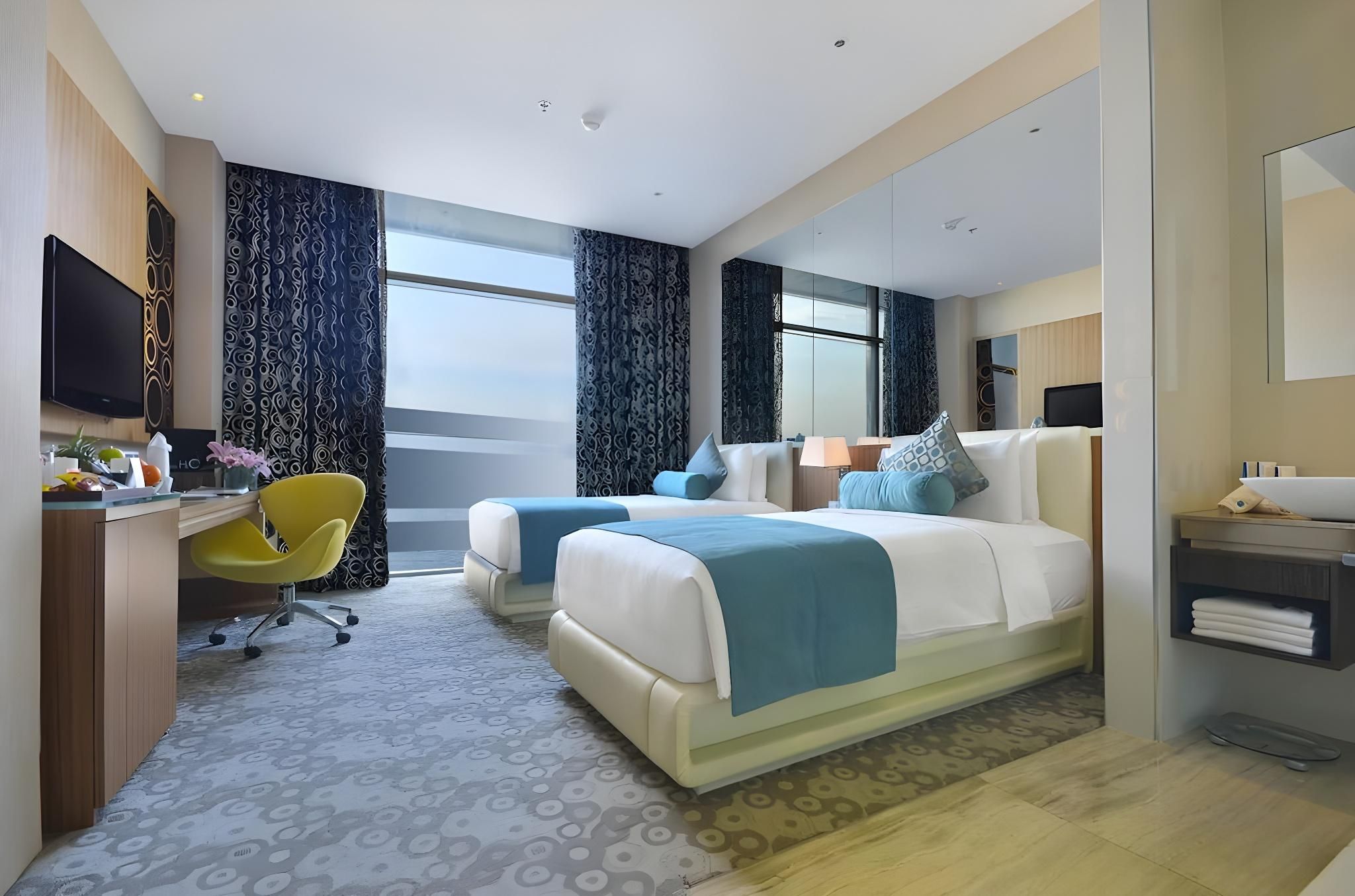 undefined Hotel H2O 5