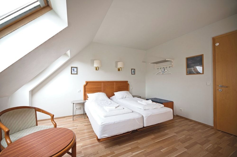 Hotel Laxnes Deluxe Room, 2 Twin Beds, Balcony, Mountain View 2