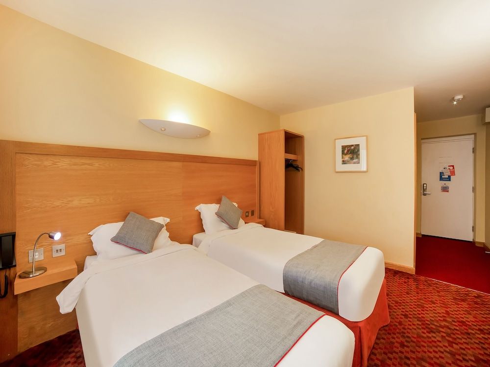 Flagship Winford Manor Deluxe Twin Room, 2 Twin Beds 2