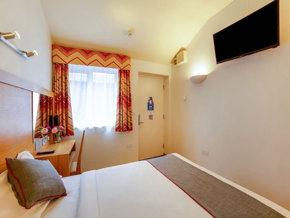 Flagship Winford Manor Standard Double Room 4