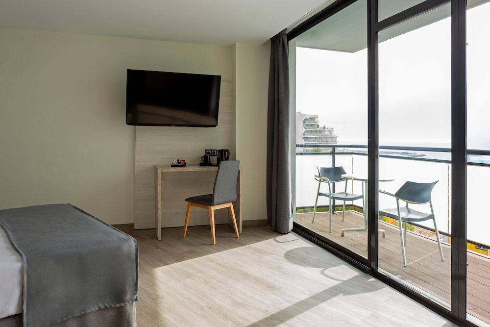 Junior Suite (2 adults + 2 children)