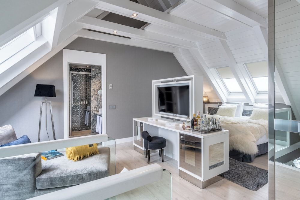 Hotel Val De Neu Royal Suite, 2 adults and 2 children 5