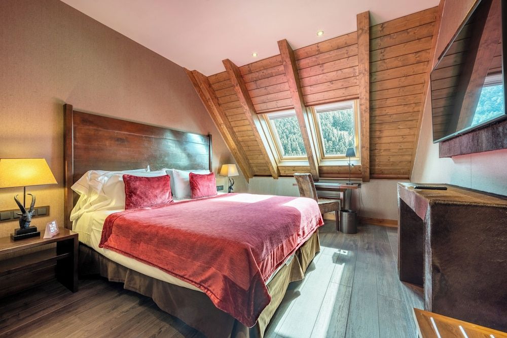 Hotel Val De Neu Royal Suite, 2 adults and 2 children 4