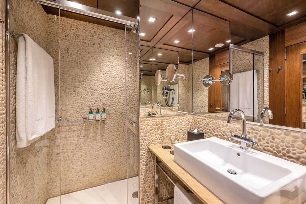 Hotel Val De Neu Royal Suite, 2 adults and 2 children 7