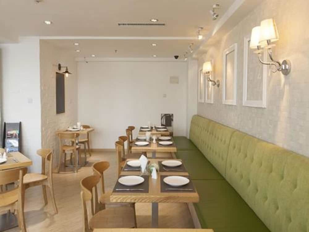 undefined Kingtown Hotel Hongqiao 5