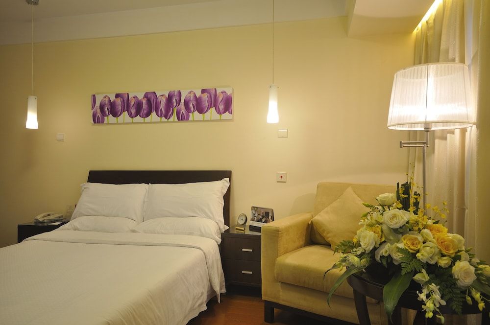 undefined Kingtown Hotel Hongqiao 7