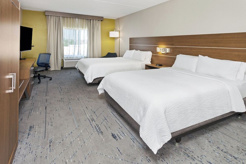 Standard Room, 2 Queen Beds, Accessible (Accessible Tub)