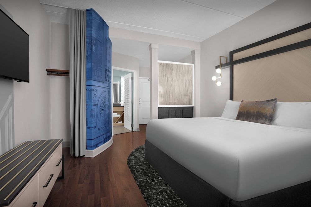 Standard Room, 1 King Bed, Accessible (Communications)