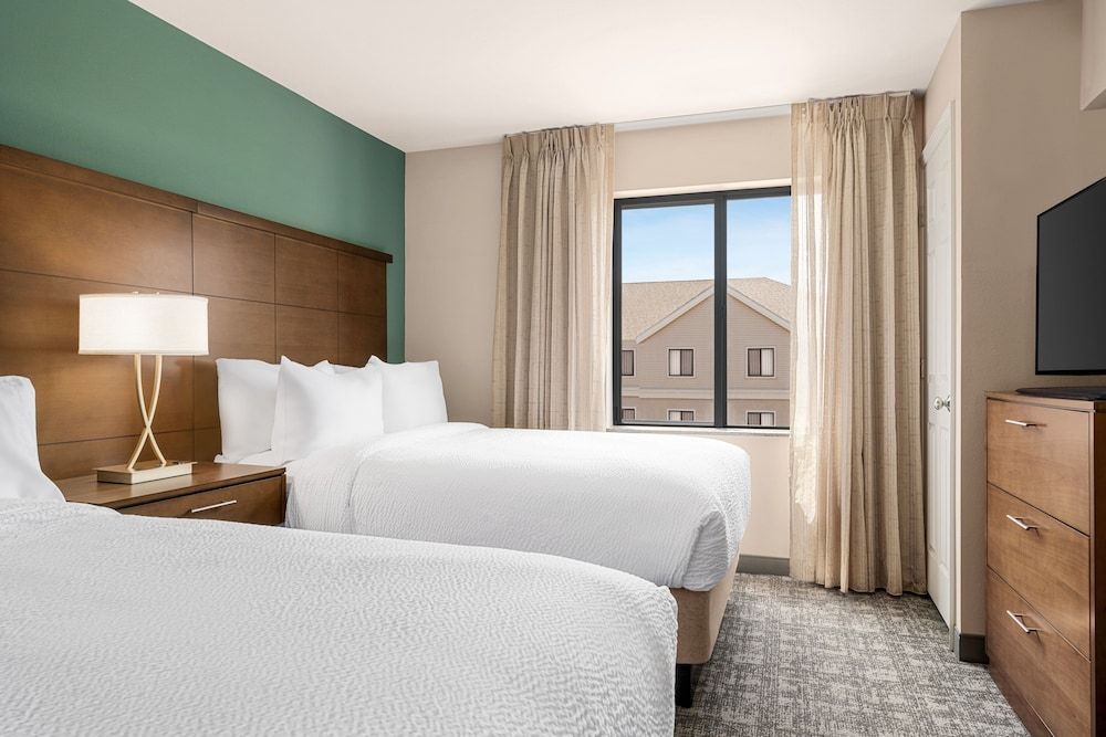 Suite, 1 Bedroom, Kitchen, 2 Doubles