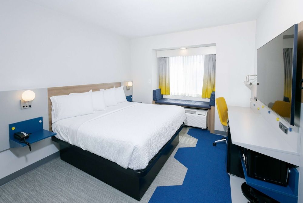 Room, 1 King Bed, Non Smoking