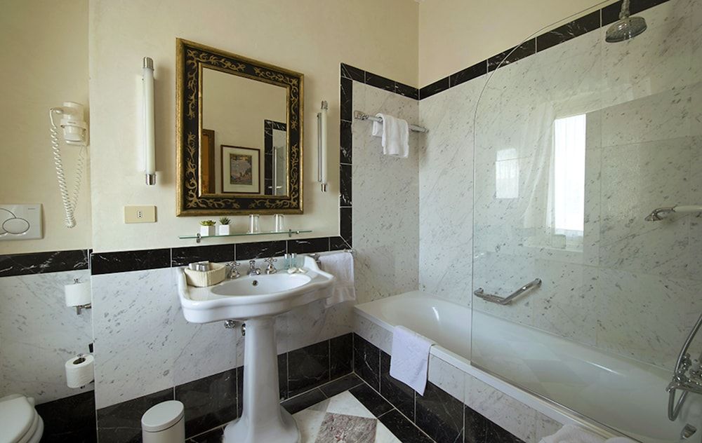 undefined Park Palace 7