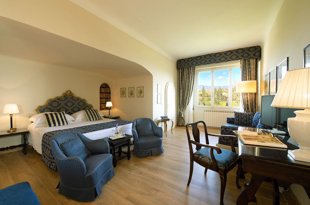 undefined Park Palace 10