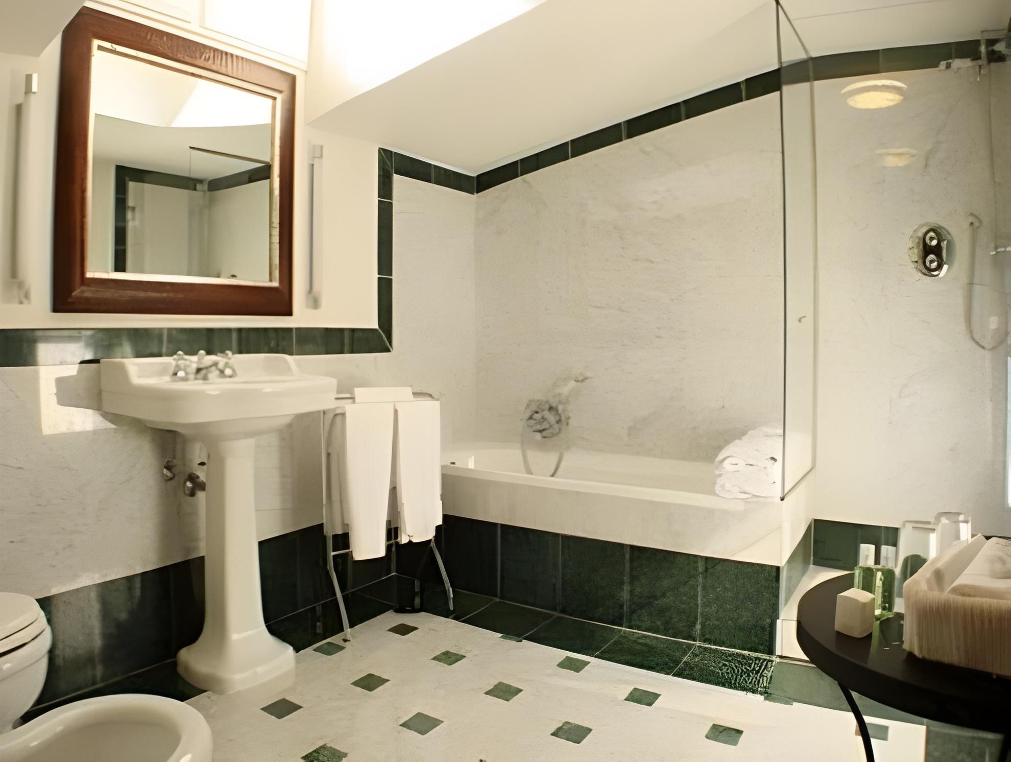 undefined Park Palace 8