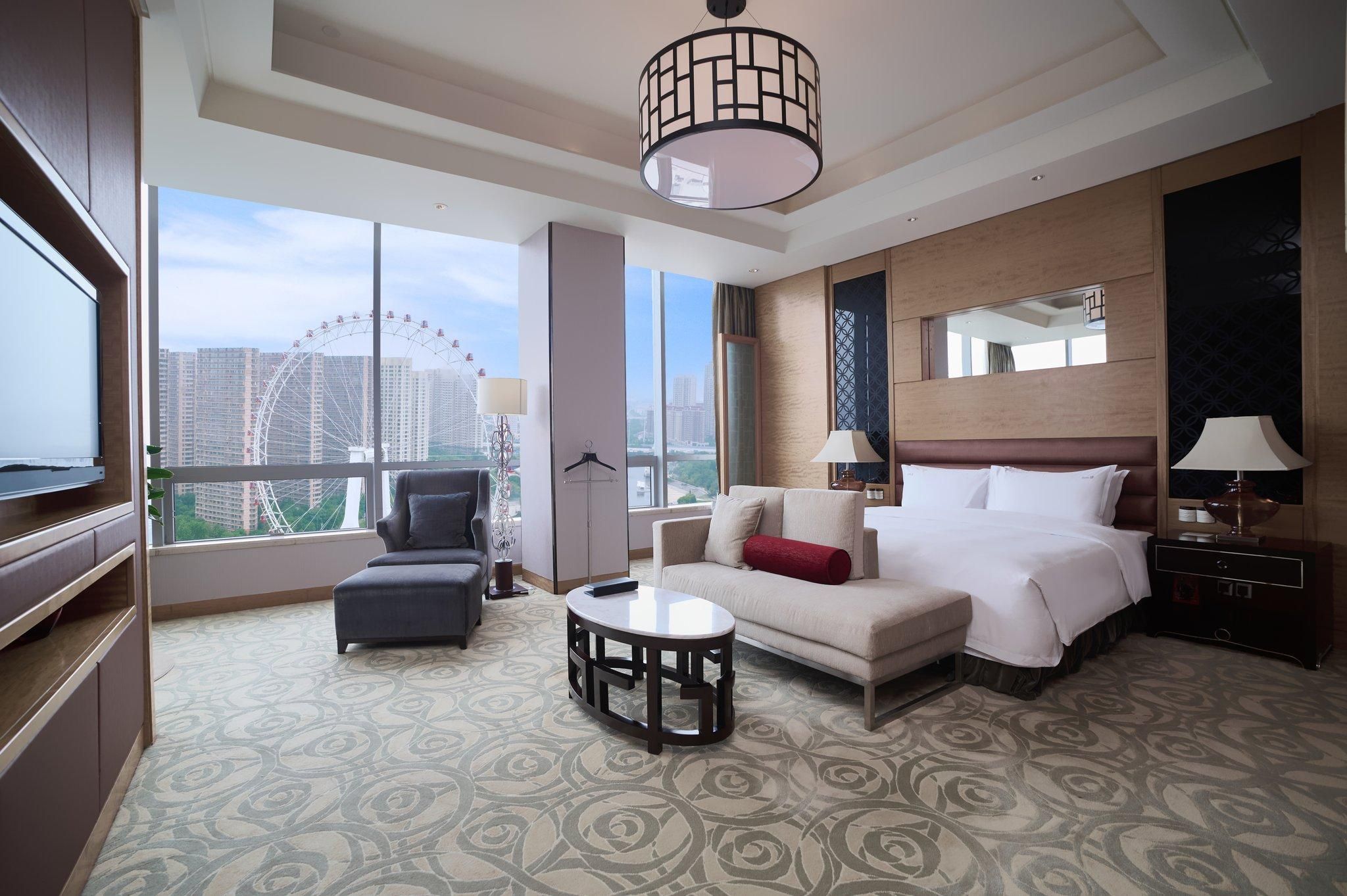 1 Bedroom Suite Lounge Accessible