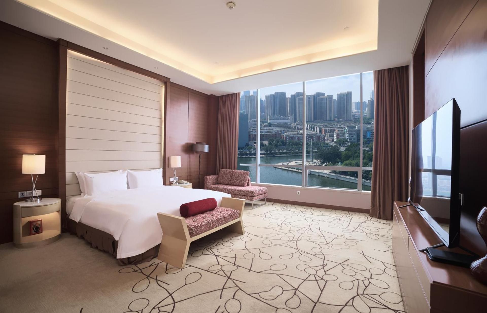One-Bedroom Suite with River View