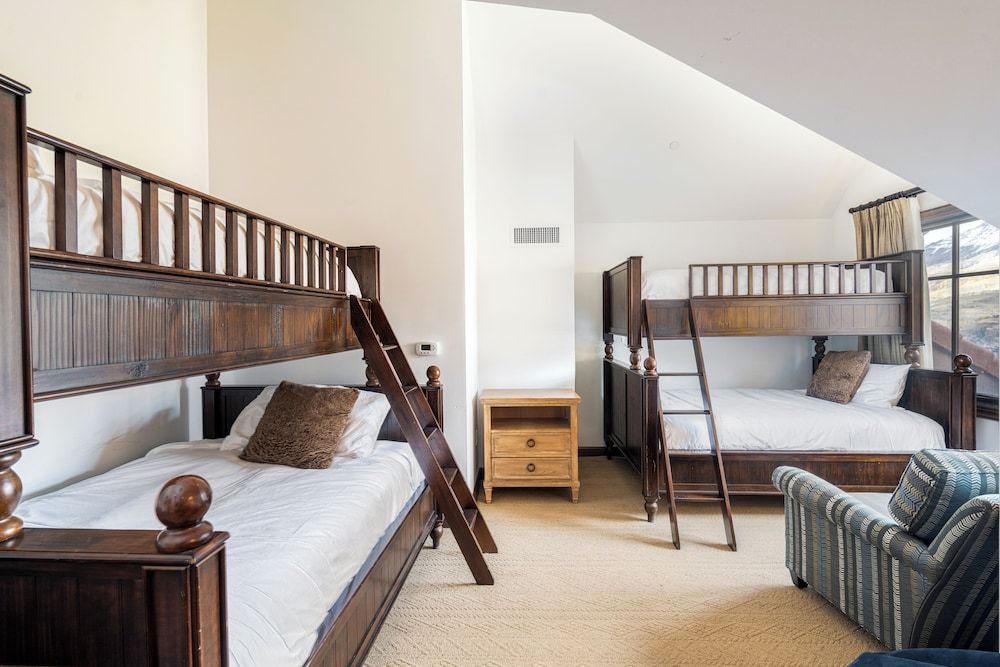 Madeline Hotel & Residences, Auberge Resorts Collection Classic Penthouse, 3 Bedrooms, Mountain View