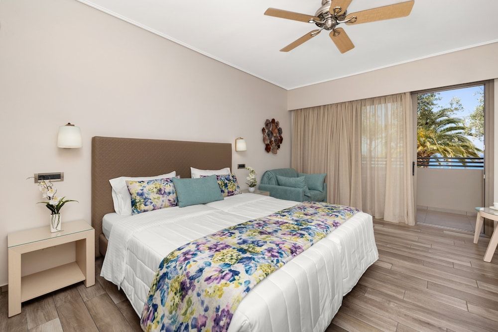 Comfort Front Bungalow( Double or Twin)