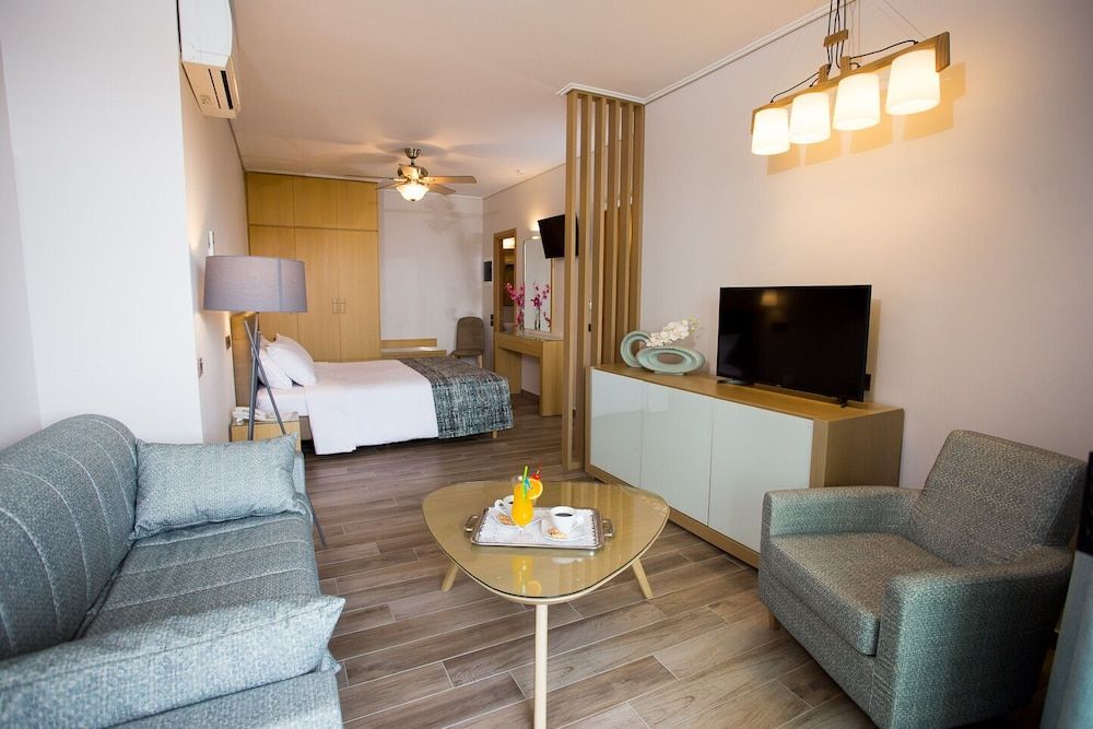 Junior Studio Suite