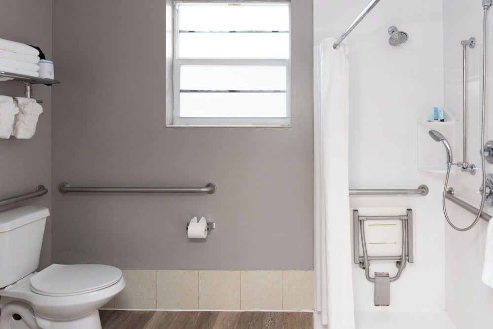 Ocean Reef Suites, South Beach Queen Studio with Sofa Bed 6