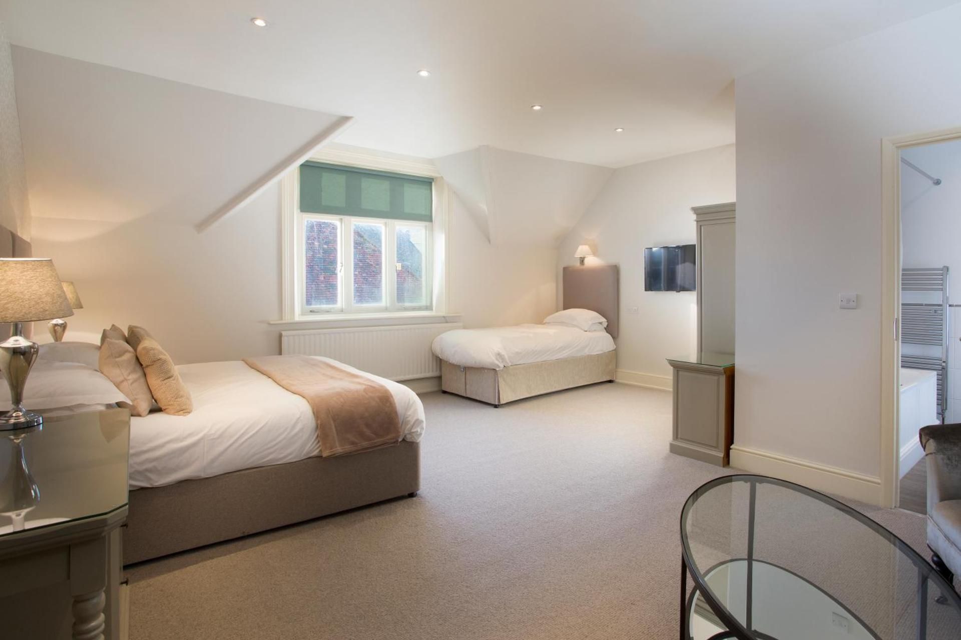 The Bell Hotel Family Room (2 Adults + 2 Children) 2