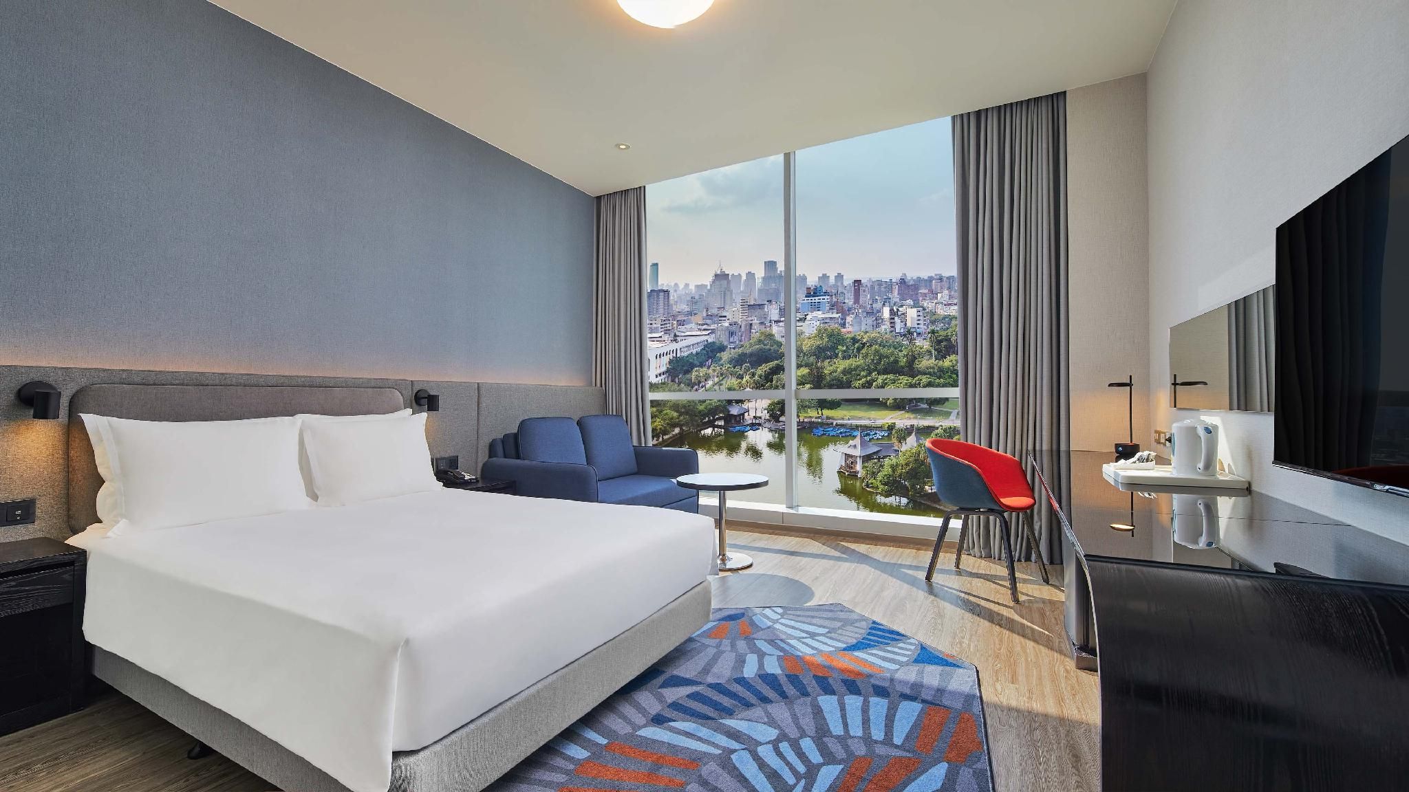 1 Queen Standard Taichung Park View