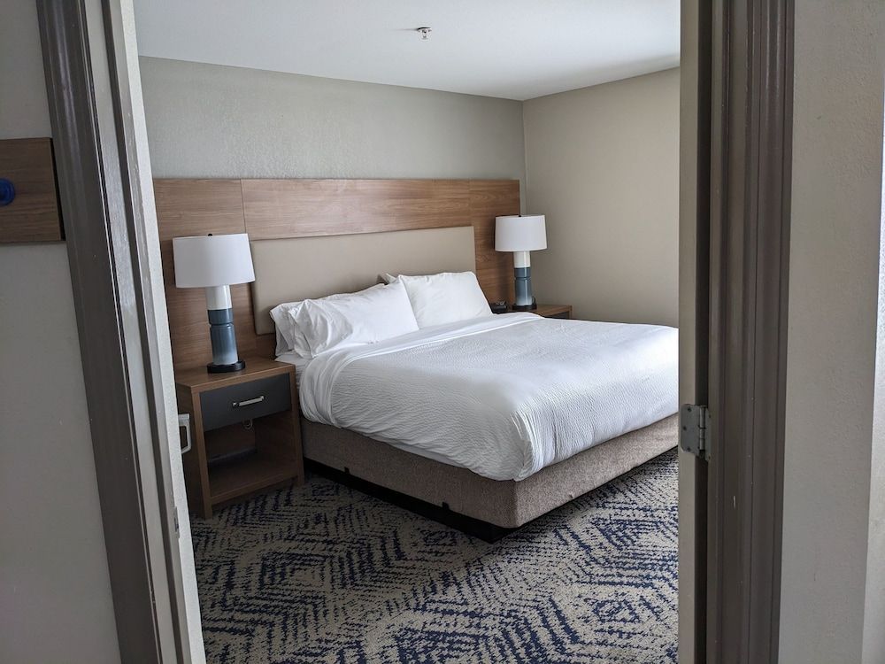 Suite, 1 Bedroom, Mobility Accessible (Accessible Tub)