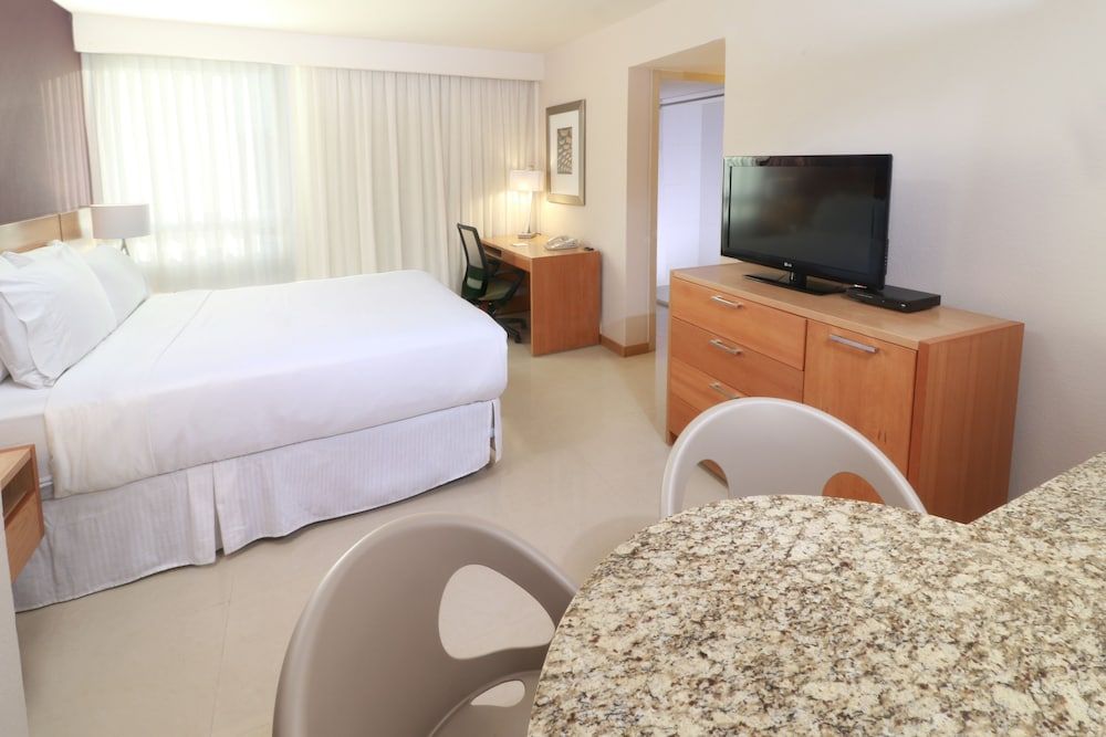 Suite, Kitchen