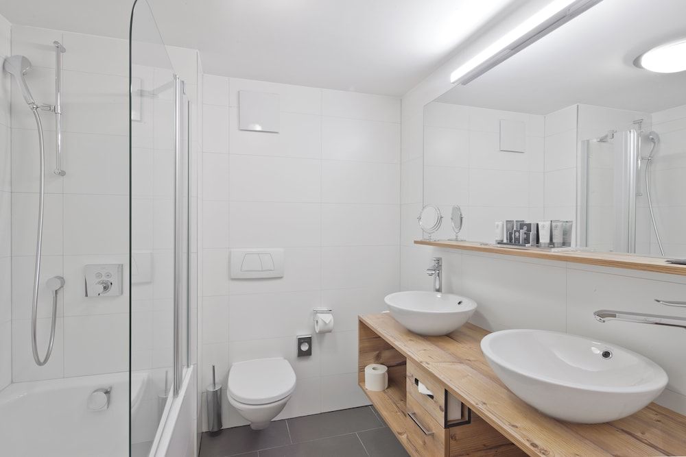 Relais & Chateaux Schönegg Double Room (Charme Mountain View) 6