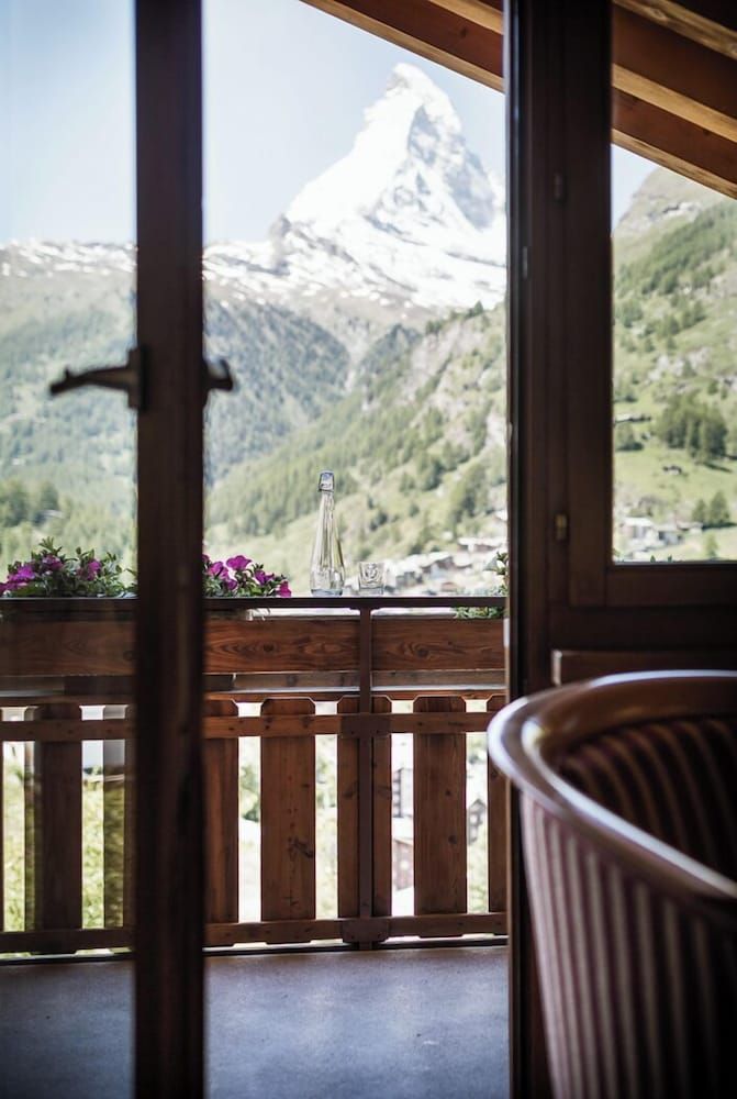 Relais & Chateaux Schönegg Double Room (Charme Mountain View) 4