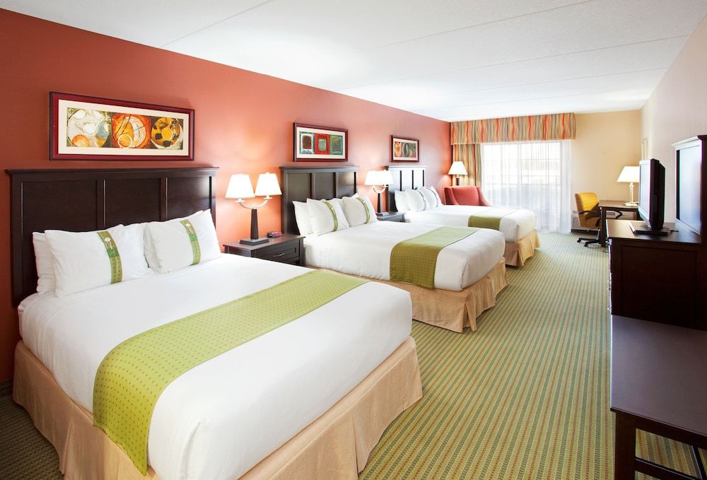 Holiday Inn Midland by IHG Standard Room, Multiple Beds