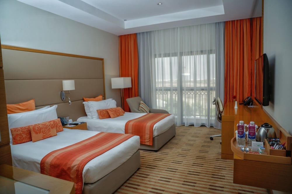 Standard Room, 2 Twin Beds, Balcony, Pool View