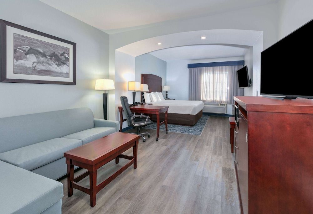 Deluxe Room, 1 King Bed, Non Smoking (Deluxe Executive Room)
