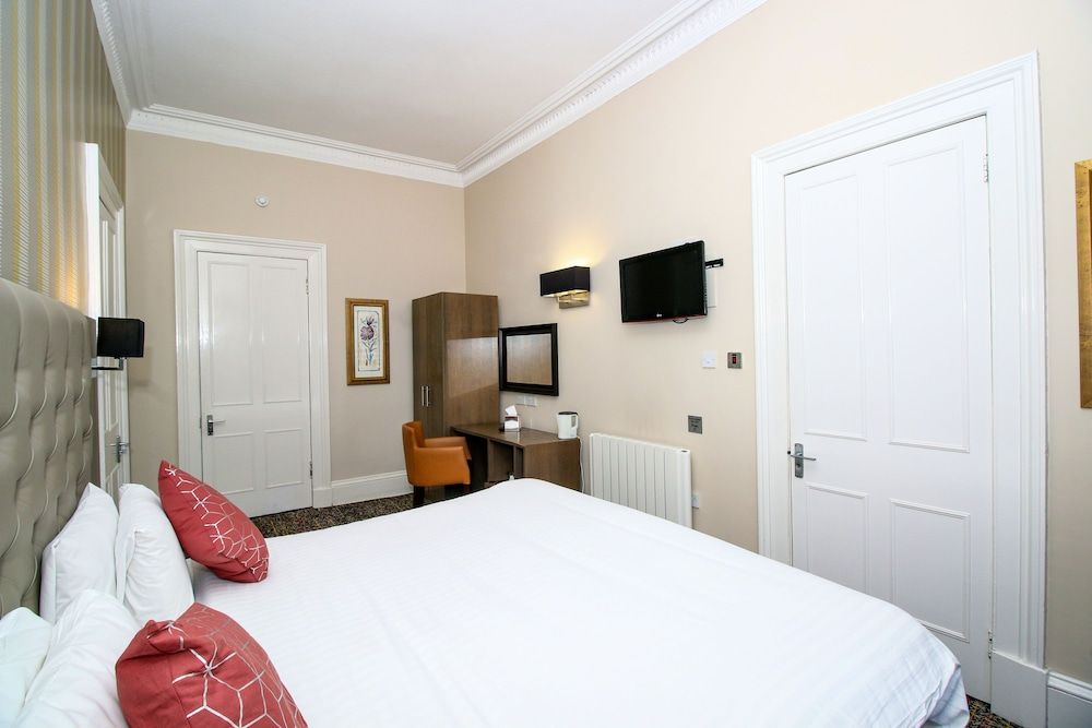 Albion Hotel Double Room 8