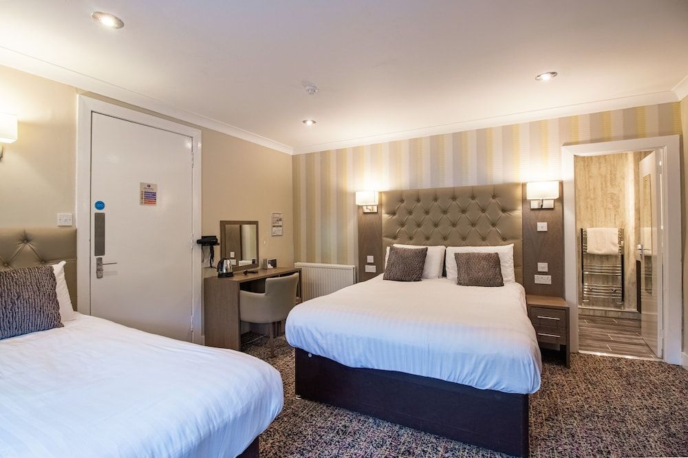 Albion Hotel Triple Room