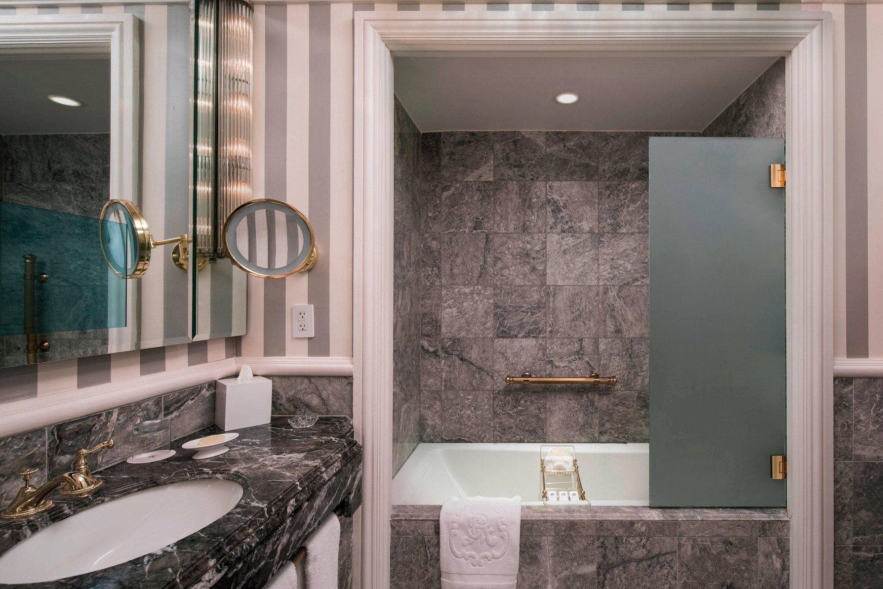 Butler Service, Guest room, 1 King