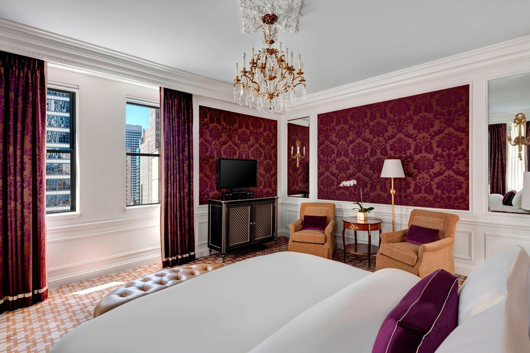 Madison - Butler Service, 1 Bedroom Suite, 1 King, Madison Avenue view, Street view, Corner room
