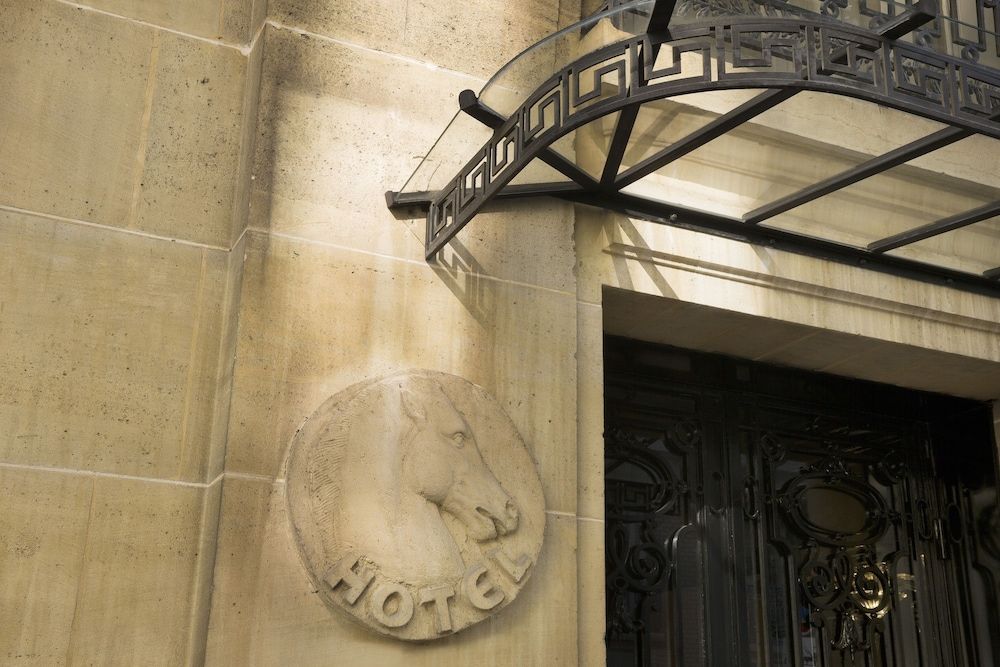 undefined Hotel Ares Eiffel 4