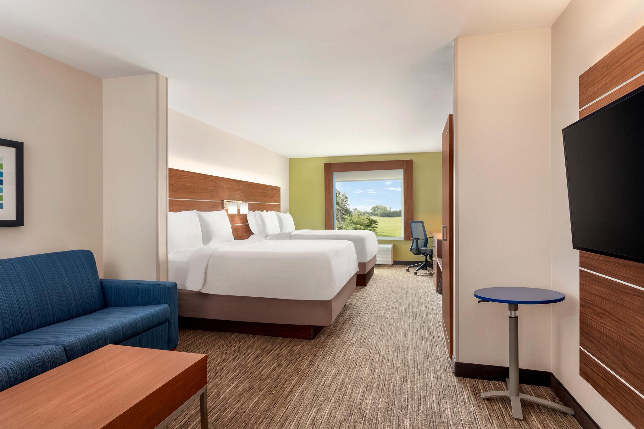 2 Queen Beds Suite