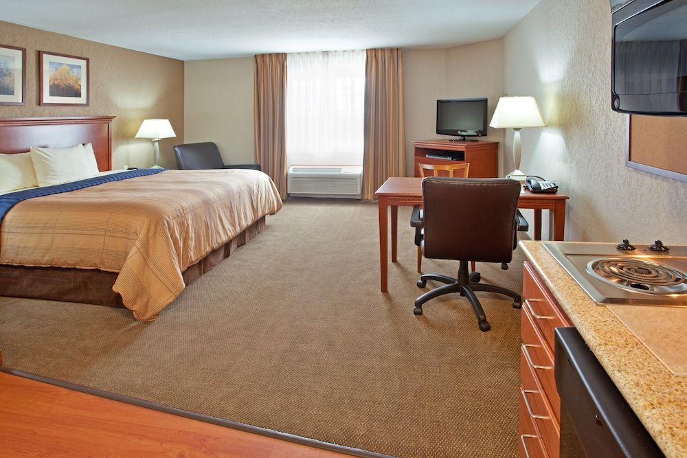 Studio Suite, 1 King Bed, Accessible (Mobility, Accessible Tub)