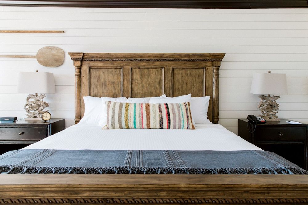 Hillside Boutique Hotel Classic Room, 1 King Bed 2