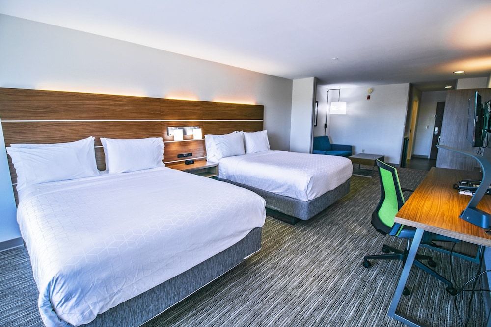 Standard Room, 2 Queen Beds, Accessible (Communication, Accessible Tub)