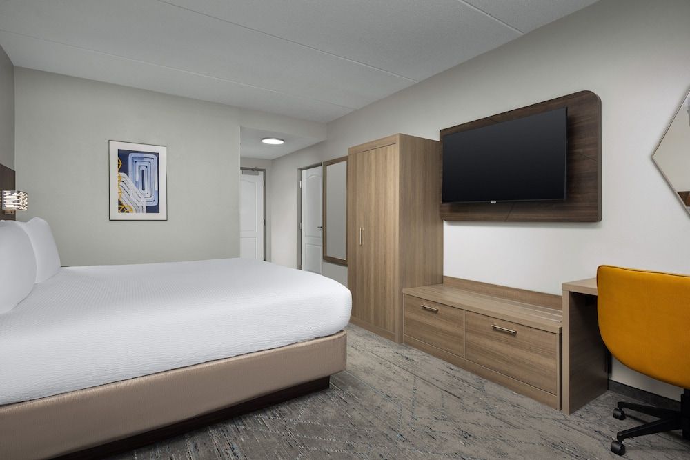 Standard Room, 1 King Bed