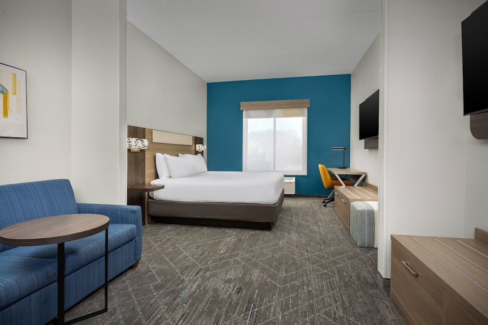 Room, 1 King Bed, Accessible Bathtub (Communications)
