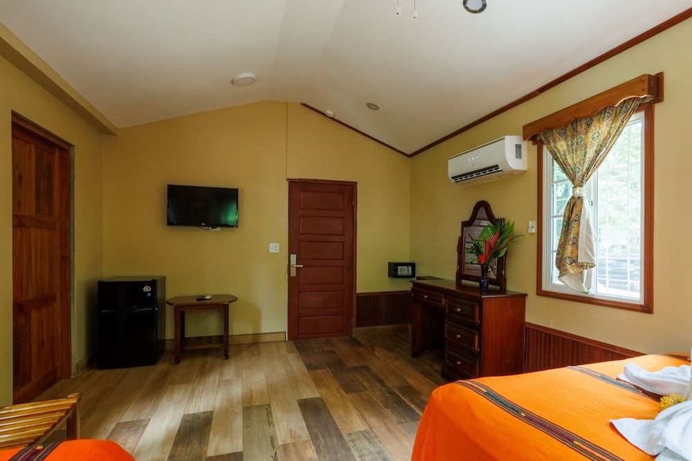 Midas Belize Cabana 32