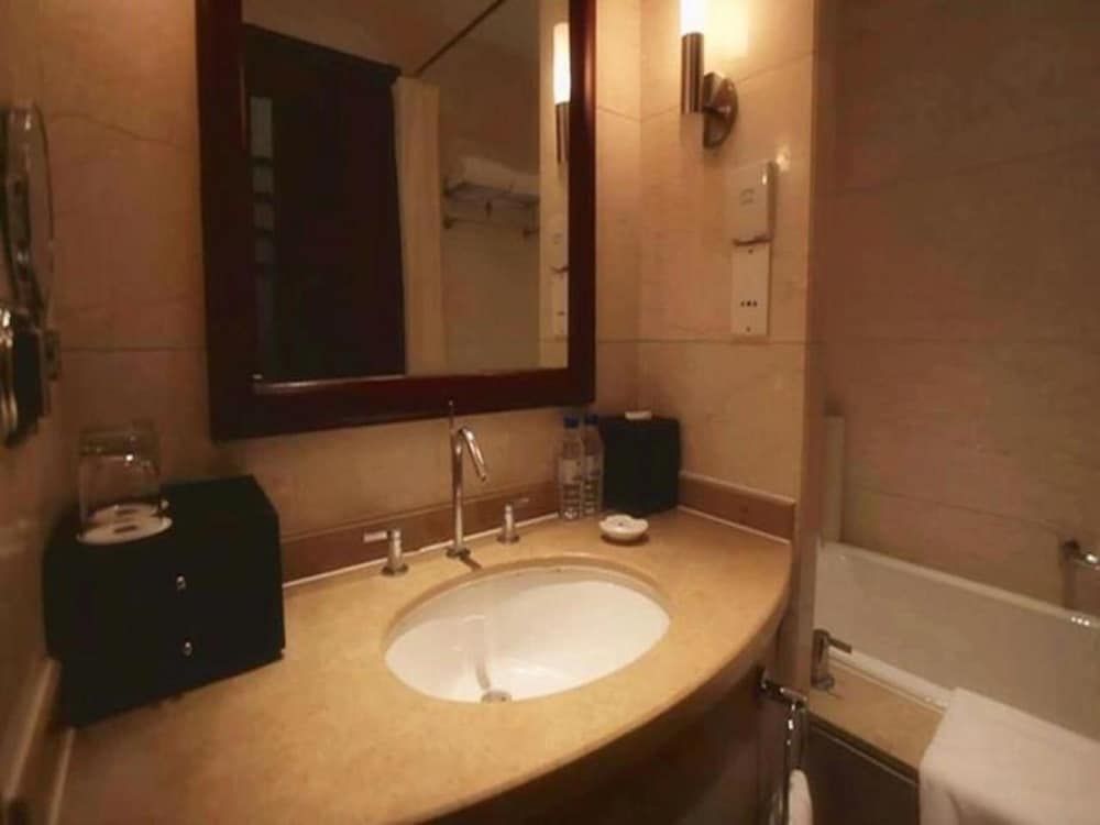 undefined Grand Metropark Yuantong Hotel Beijing 4