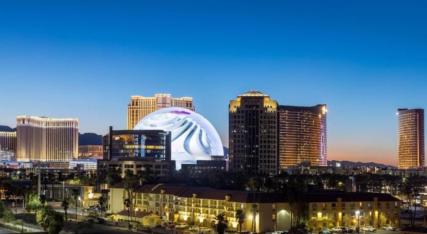 undefined DoubleTree by Hilton Las Vegas East Flamingo 5